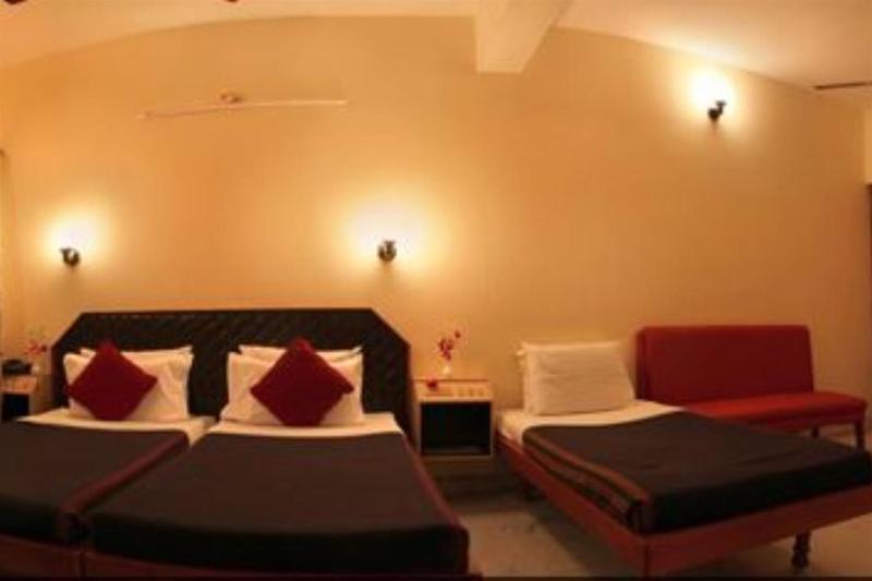 Hotel Ram International Pondicherry Esterno foto