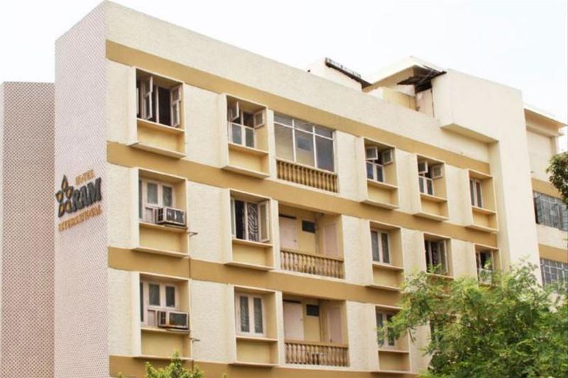 Hotel Ram International Pondicherry Esterno foto